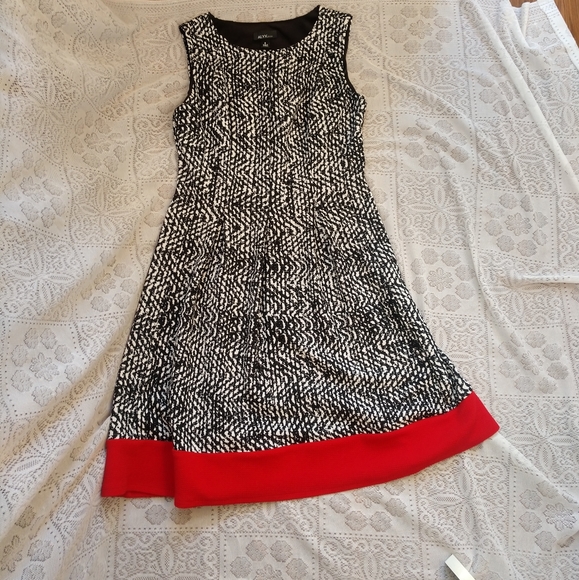 Alyx Black White Fit and Flare Pleated Mid Length Sleeveless Dress with Red Trim - Picture 7 of 8